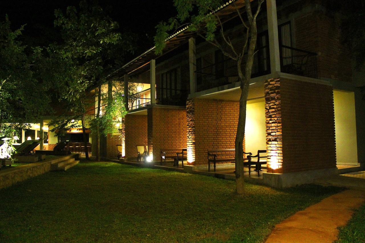 Ehalagala Lake Resort Sigiriya Exterior foto